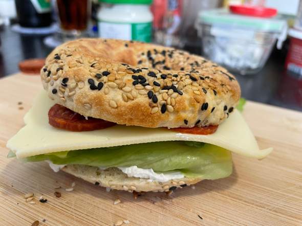 - (Frühstück, Bagel)