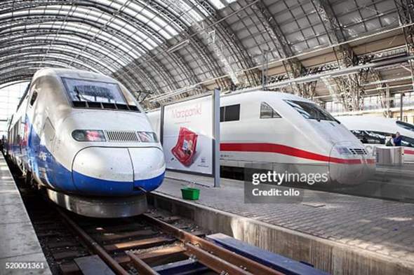 - (Bahn, Zug)