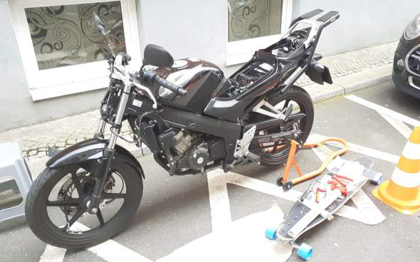 - (Hobby, Machen)