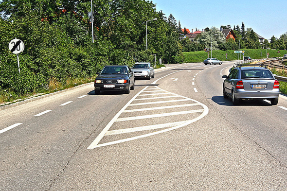 - (Führerschein, Fahrschule, Straßenverkehr)