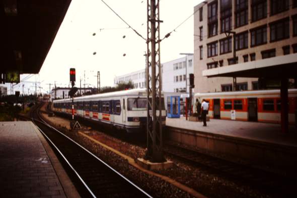 - (Bahn, Zug, Deutsche Bahn)
