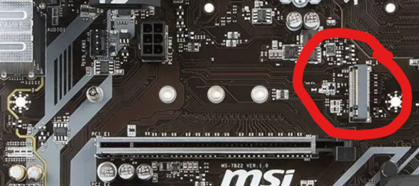 - (Grafikkarte, Mainboard)