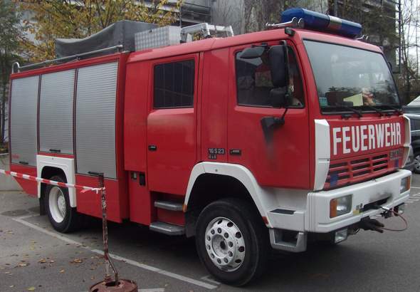 - (Marke, Autokauf, Autofahren)