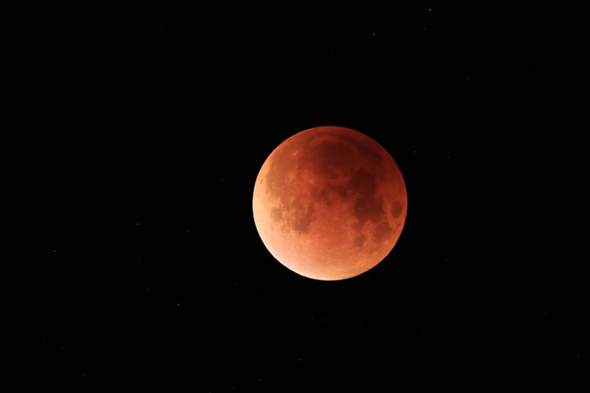 - (Universum, Sterne, Mond)