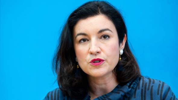 - (Politik, Attraktivität, Partei)