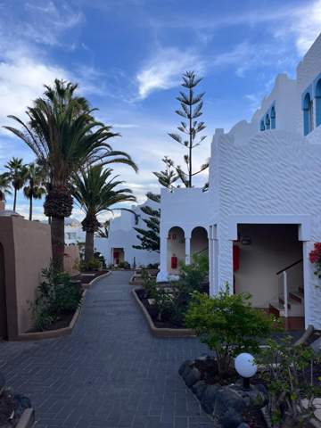 - (Hotel, Tourismus, Insel)