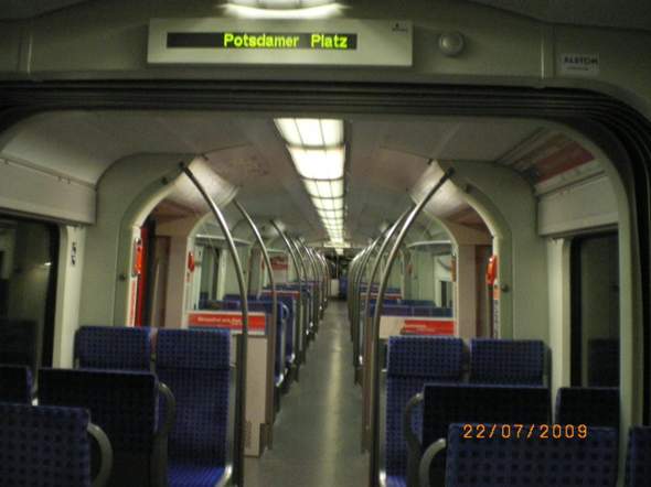 - (Bahn, Zug, Deutsche Bahn)