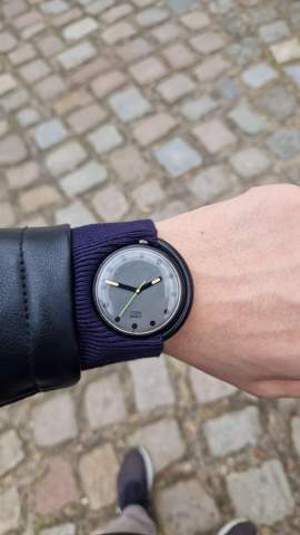 - (Geld, Hobby, Soziologie)