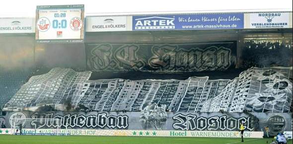 - (Fußball, Bundesliga, Verein)
