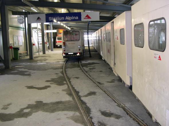 Alptransit Bahn im Gotthard Tunel bei Sedrun - (Steuern, Schweiz, Minijob)