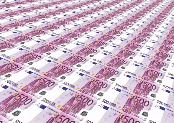 - (Geld, Euro, Banknoten)