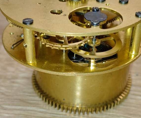 - (Uhr, Armbanduhr)