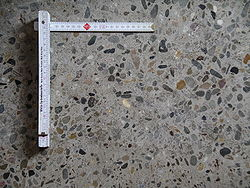 - (Gesundheit, Wohnung, Haus)