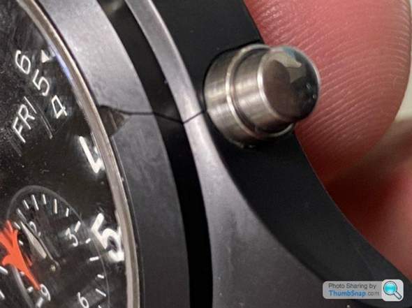 - (Uhr, Wert, Luxus)