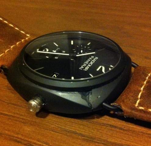 - (Uhr, Wert, Luxus)