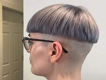 - (Haare, Aussehen, Style)