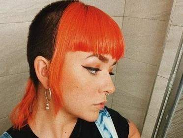 - (Haare, Aussehen, Style)