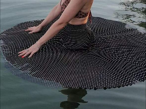 - (Kleidung, Wasser, See)