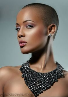- (Sex, Beziehung, Haare)