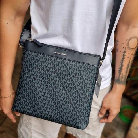 - (Kleidung, Style)