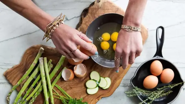 - (Gesundheit, gesunde Ernährung, Protein)