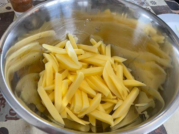 - (Fast Food, Kartoffeln, Pommes)