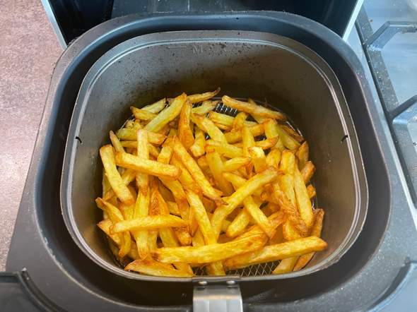 - (Fast Food, Kartoffeln, Pommes)