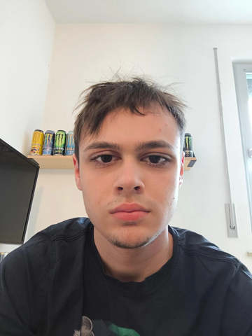 - (Aussehen, Augen, Attraktivität)