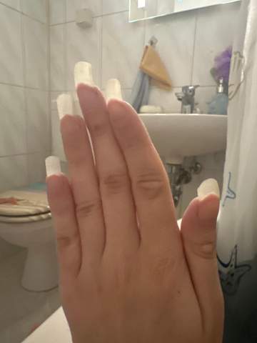 - (Mädchen, Nägel, Fingernägel)