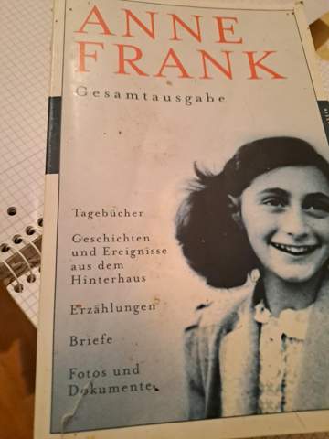 - (Literatur, Judentum, Zweiter Weltkrieg)