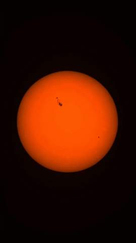 - (Bilder, Universum, Astronomie)