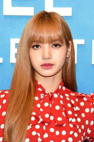 - (K-Pop, BLACKPINK, Lisa)