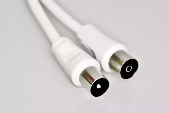 - (Samsung, Kabel, Smart TV)