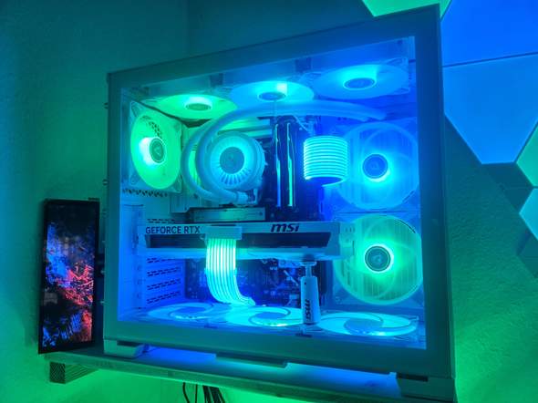 - (Lüfter, RGB, RGB Lüfter)