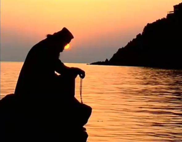 - (Islam, Christentum, Gott)