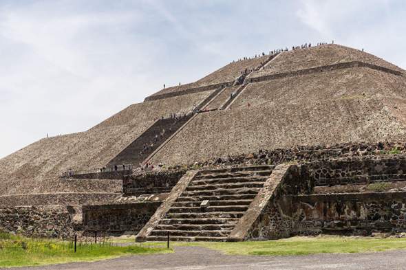 - (USA, Ägypten)