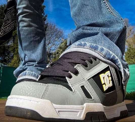 - (Fetisch, Sneaker, Socken)