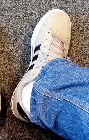 - (Fetisch, Sneaker, Socken)