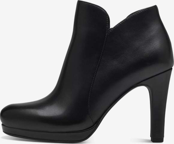 - (Frauen, Outfit, Kleid)