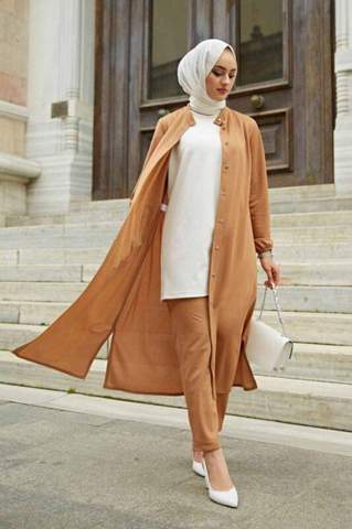 - (Gesellschaft, Kopftuch, Hijab)
