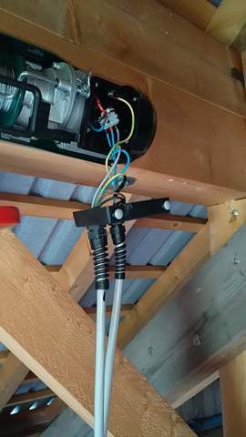 - (Elektrik, Elektrizität, Schaltung)