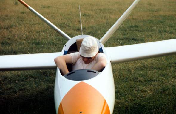 - (Beruf, Flugzeug, Berufsschule)