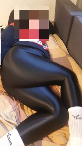 - (Penis, Unterwäsche, Penisvergleich)