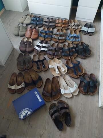 - (barfuß, Sandalen, Birkenstock)