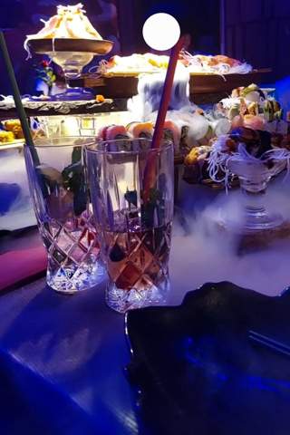 - (Geburtstag, Party, 18. Geburtstag)