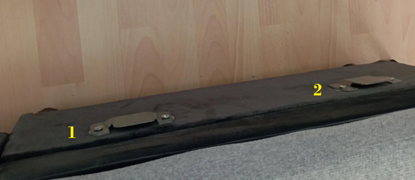 - (Möbel, Sofa)