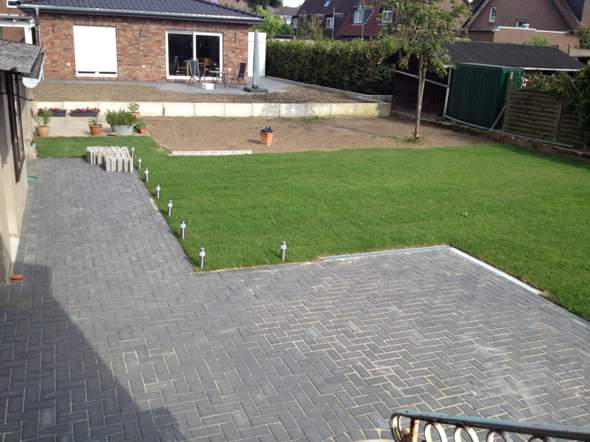 - (Garten, Rasen, Rasenmäher)