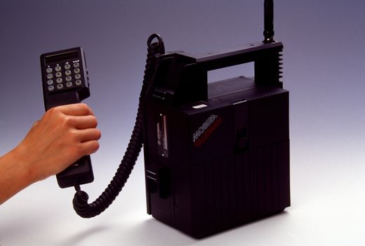 - (Handy, Smartphone)