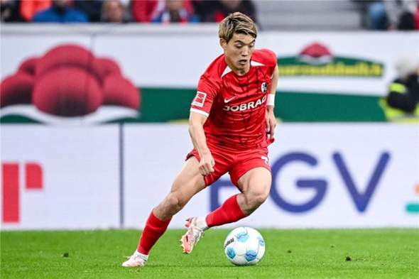 - (Fußball, Fußballspieler, Fußballer)