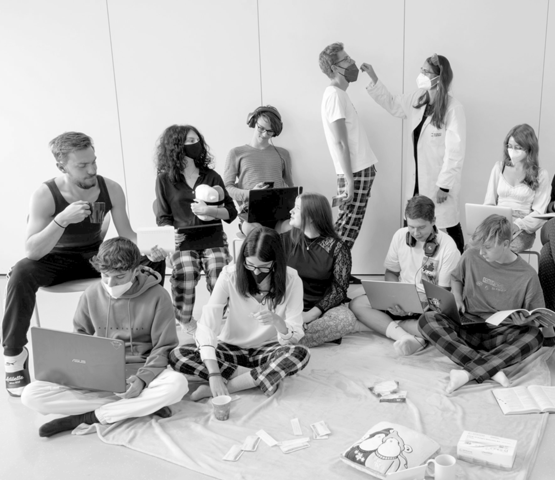 - (Schule, Foto)
